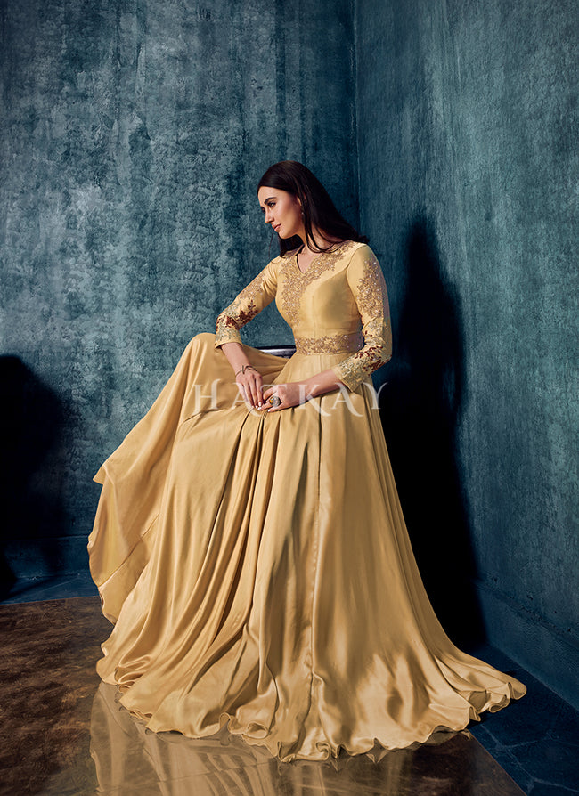 Satin Golden Long Designer Gown at Rs 4999 in Surat | ID: 19357955333